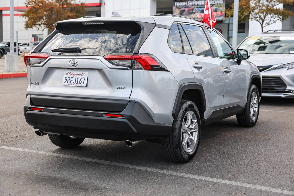 Certified 2025 Toyota RAV4 XLE FWD image 25