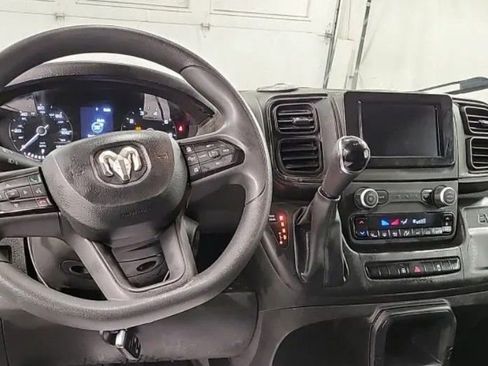Used 2024 RAM ProMaster 2500 w/ Convenience Group image 2
