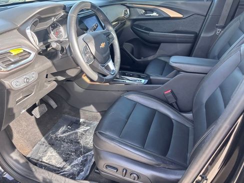 Used 2022 Chevrolet TrailBlazer ACTIV w/ Sun and Liftgate Package image 8