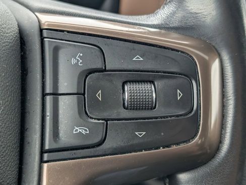 Used 2022 Chevrolet Silverado 1500 High Country w/ Technology Package image 18