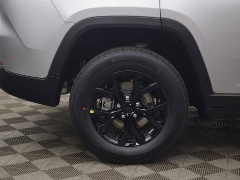 New 2026 Jeep Grand Cherokee 4WD image 8