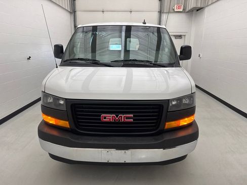 Used 2019 GMC Savana 2500 Extended RWD image 2