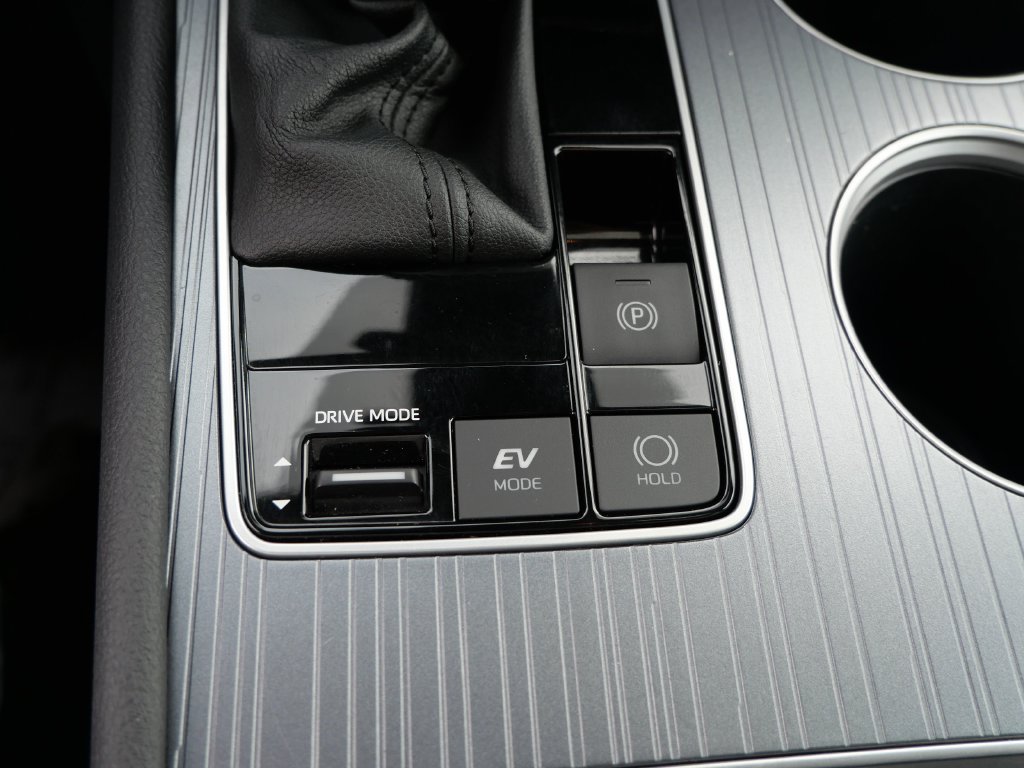 Certified 2025 Toyota Sienna XLE FWD image 23