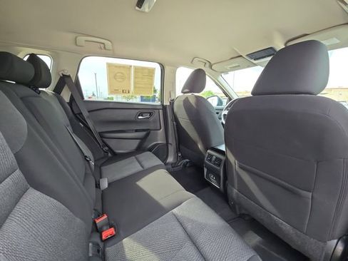 Used 2025 Nissan Rogue SV FWD image 27