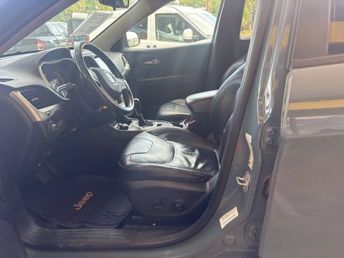 Used 2014 Jeep Cherokee Trailhawk w/ Leather Interior Group AWD/4WD image 7