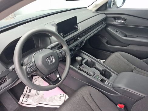 Used 2023 Honda Accord EX image 4