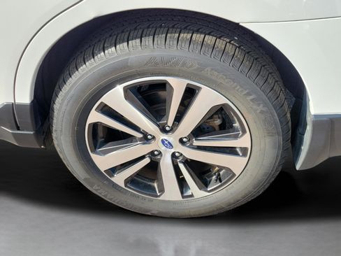 Used 2019 Subaru Outback 2.5i Limited w/ Popular Package #2 image 5