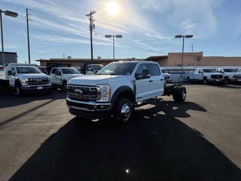 New 2026 Ford F550 4x4 Crew Cab image 5