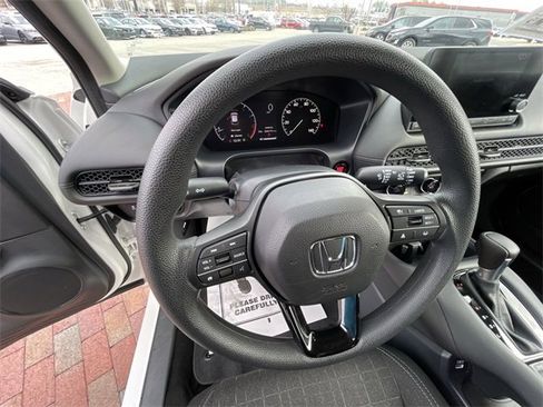Used 2023 Honda HR-V LX image 12
