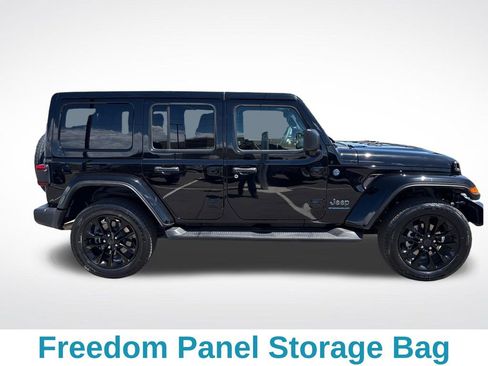 Used 2025 Jeep Wrangler Unlimited Sahara AWD/4WD image 8