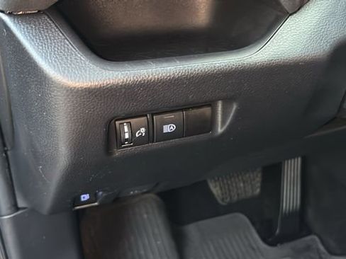 Used 2022 Toyota RAV4 XLE image 14