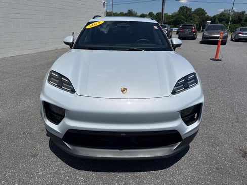 Used 2025 Porsche Macan 4S Electric AWD/4WD image 2