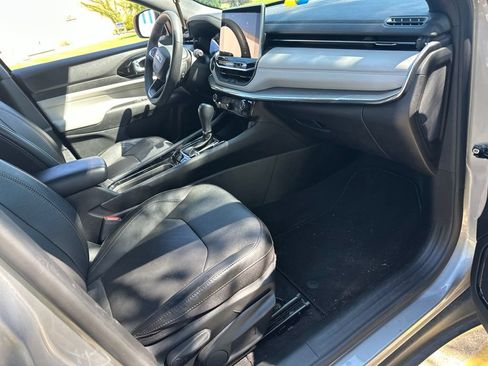 Used 2023 Jeep Compass Limited AWD/4WD image 8