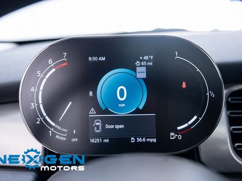 Used 2023 MINI Cooper 2-Door Hardtop image 8