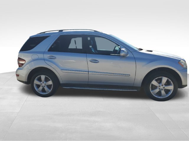 Used 2009 Mercedes-Benz ML 350 4MATIC image 3