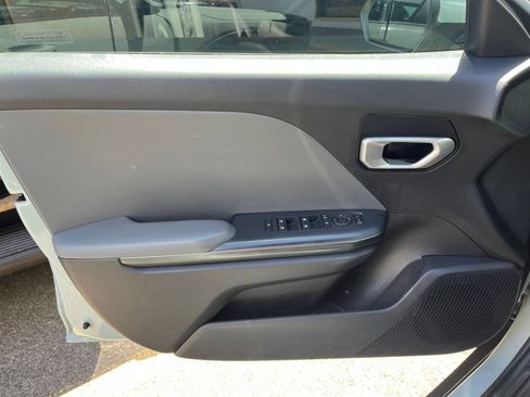 Used 2025 Kia K4 FWD image 18