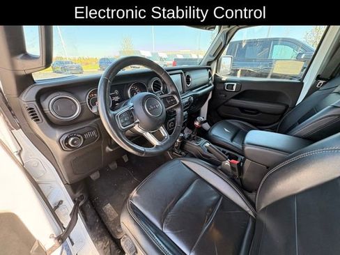 Used 2021 Jeep Wrangler Sport image 13