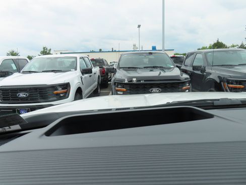 New 2025 Ford F150 Lariat w/ Equipment Group 502A High image 12