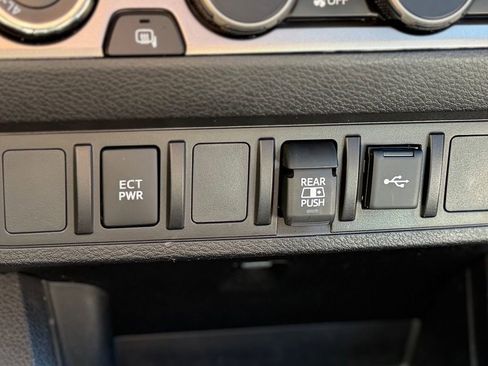 Used 2023 Toyota Tacoma SR5 AWD/4WD image 14