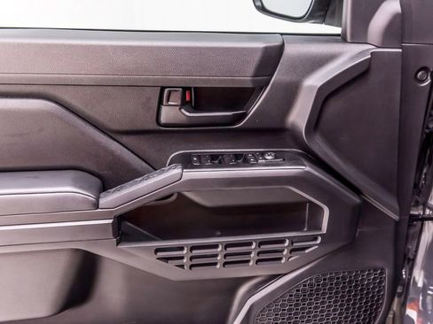 Used 2025 Toyota Tacoma SR image 24