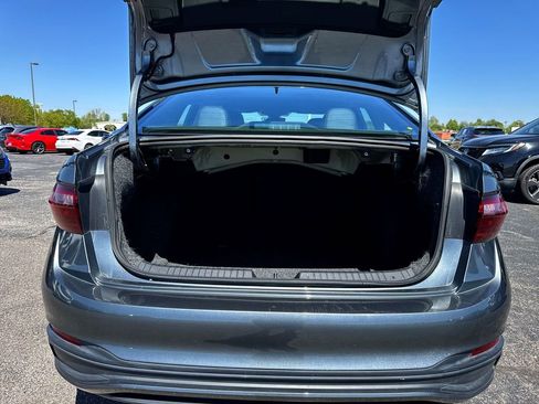 Used 2025 Volkswagen Jetta SE FWD image 22