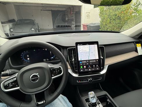 Used 2025 Volvo XC90 T8 Plus w/ Protection Package Premier image 11