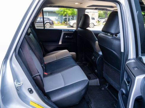 Used 2022 Toyota 4Runner SR5 Premium w/ Moonroof Package AWD/4WD image 32