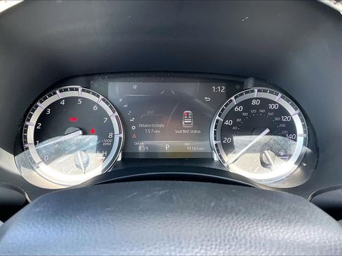 Used 2022 Toyota Highlander XLE image 26