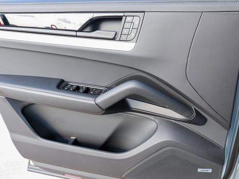 New 2025 Porsche Cayenne E-Hybrid Coupe image 23