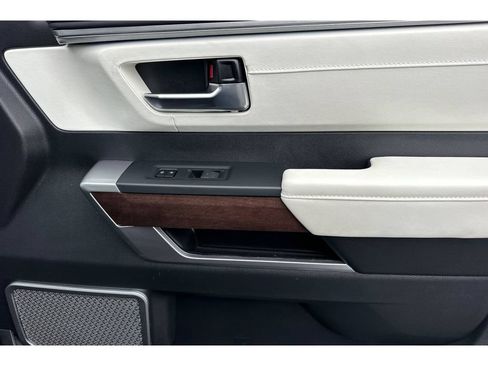 Certified 2024 Toyota Sequoia Capstone AWD/4WD image 21