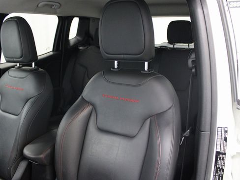 Used 2019 Jeep Renegade Trailhawk image 17