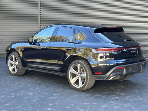Used 2025 Porsche Macan image 3