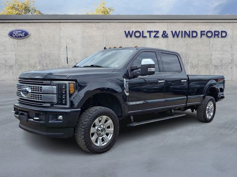 Used 2019 Ford F350 Platinum w/ Platinum Ultimate Package AWD/4WD image 3