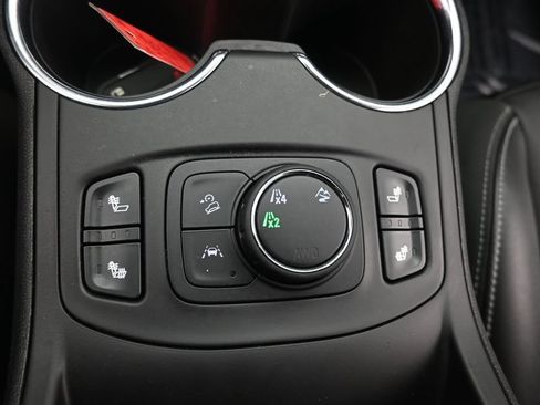 Used 2024 GMC Terrain SLT AWD/4WD image 35