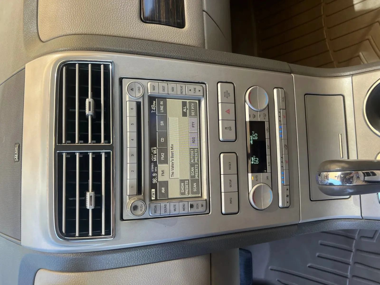 Used 2007 Lincoln MKX AWD image 12