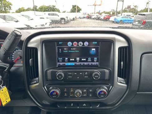 Used 2018 Chevrolet Silverado 1500 LT w/ Texas Edition RWD image 11