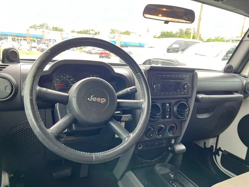 Used 2009 Jeep Wrangler Unlimited X RWD image 15