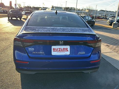 Used 2024 Honda Accord Sport image 4