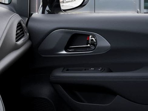 New 2026 Chrysler Pacifica Select FWD image 25