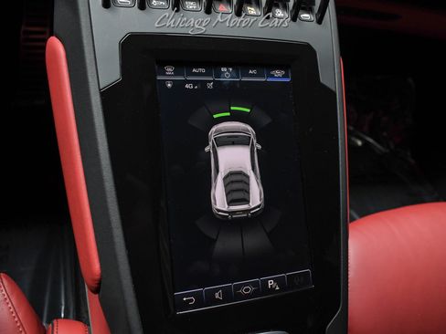 Used 2020 Lamborghini Huracan EVO image 15