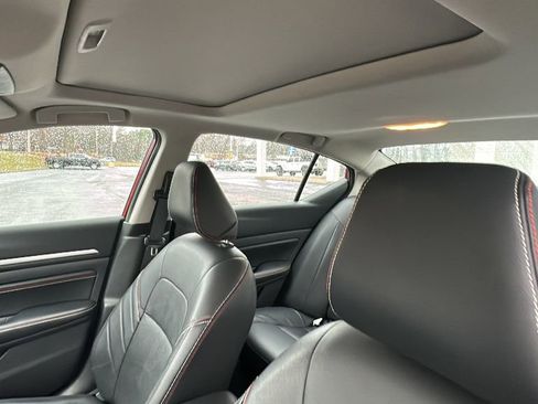 Used 2023 Nissan Altima 2.5 SR w/ SR Premium Package image 13