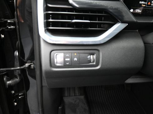 Used 2024 GMC Acadia Elevation w/ Luxury Package image 9