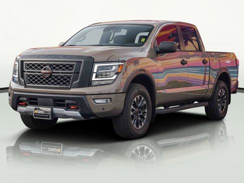 Used 2024 Nissan Titan PRO-4X w/ Pro-4x Utility Package image 8