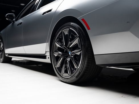Used 2023 BMW 760i xDrive w/ Executive Package AWD/4WD image 78