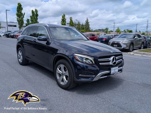 Used 2018 Mercedes-Benz GLC 300 4MATIC image 1