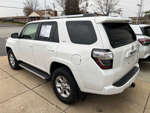 Used 2019 Toyota 4Runner SR5 Premium image 3