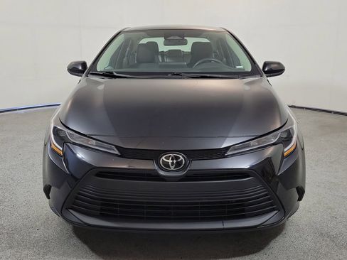 Used 2023 Toyota Corolla LE FWD image 2
