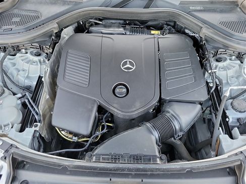 Used 2025 Mercedes-Benz GLC 300 4MATIC image 10