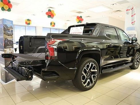 New 2024 Chevrolet Silverado EV RST image 6