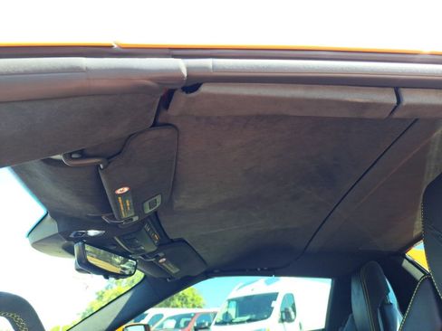 Used 2023 Chevrolet Corvette Stingray Premium Conv w/ Z51 Performance Package image 7